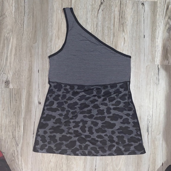 Lululemon one shoulder tank with bra - Picture 1 of 3